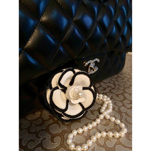 Camellia Brooch (White Only) - Picture 5 of 9